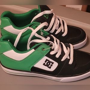DC Shoes Green/Black Youth Size 5.5 Never worn. Cross posted.